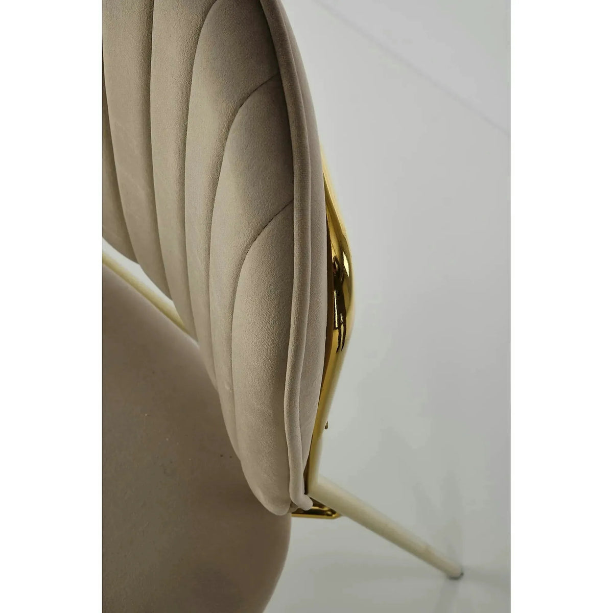 Scaun tapitat K499, bej/auriu, stofa catifelata, 47x56x85 cm