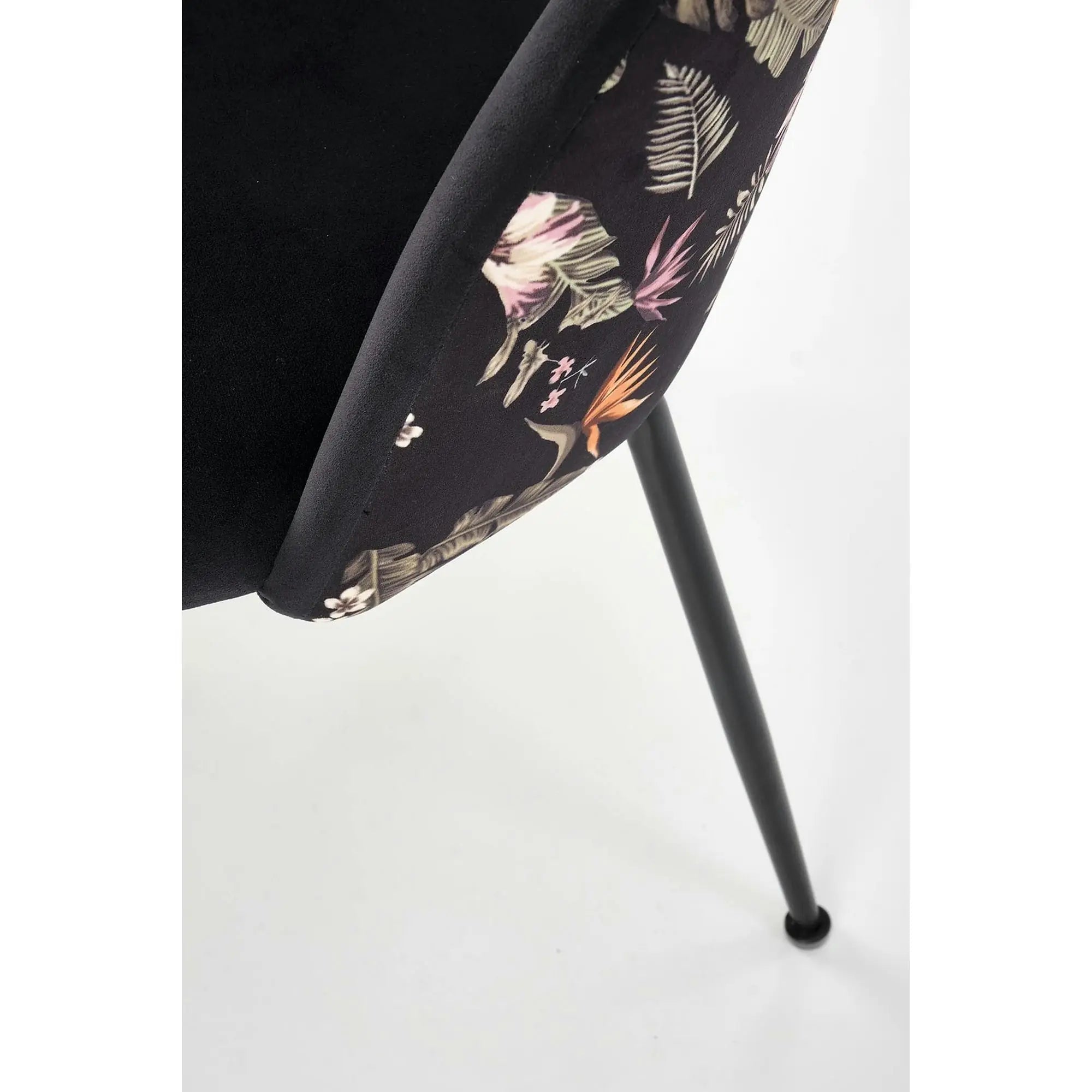 Scaun tapitat K505, negru, cu imprimeu floral, stofa catifelata, 51x55x86 cm