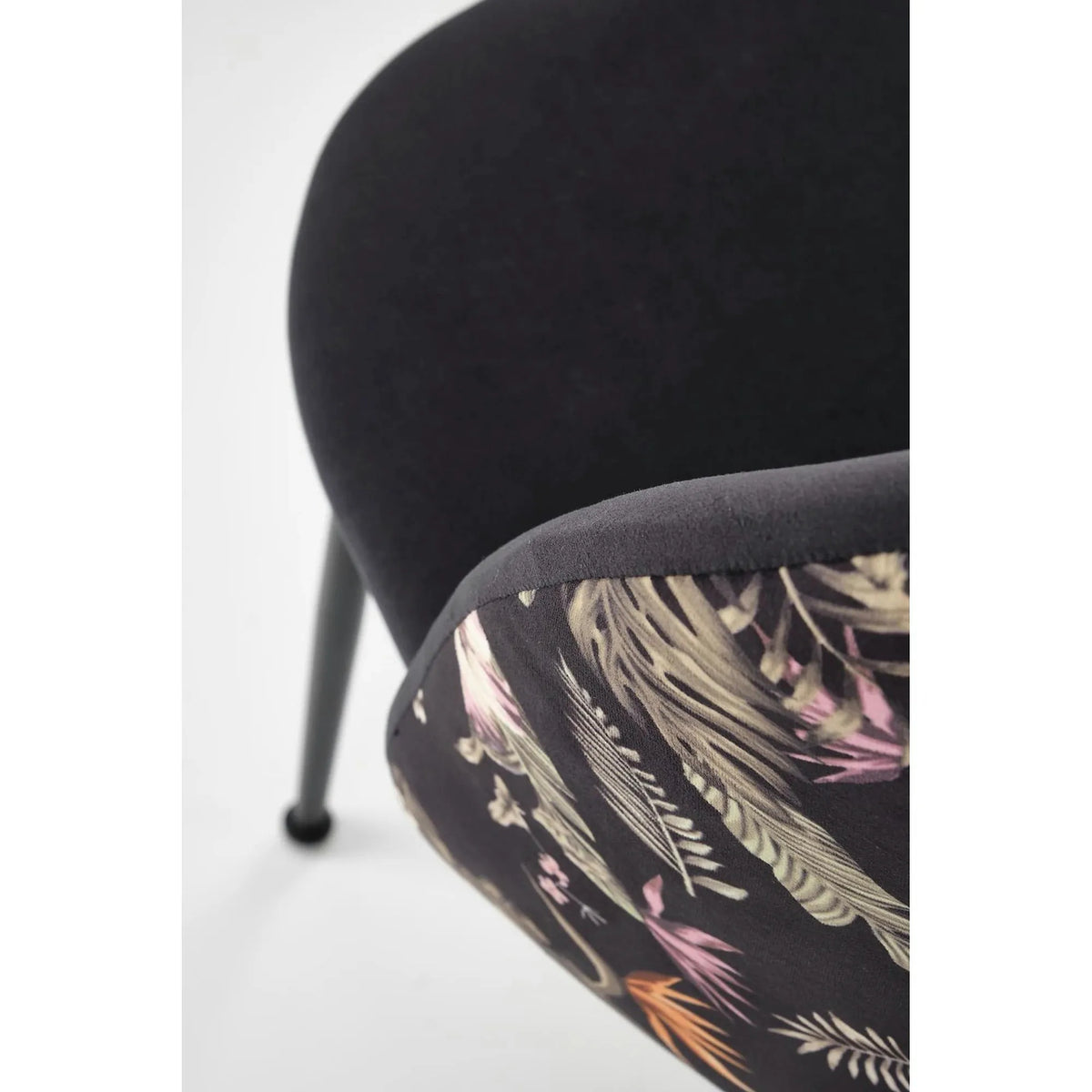 Scaun tapitat K505, negru, cu imprimeu floral, stofa catifelata, 51x55x86 cm