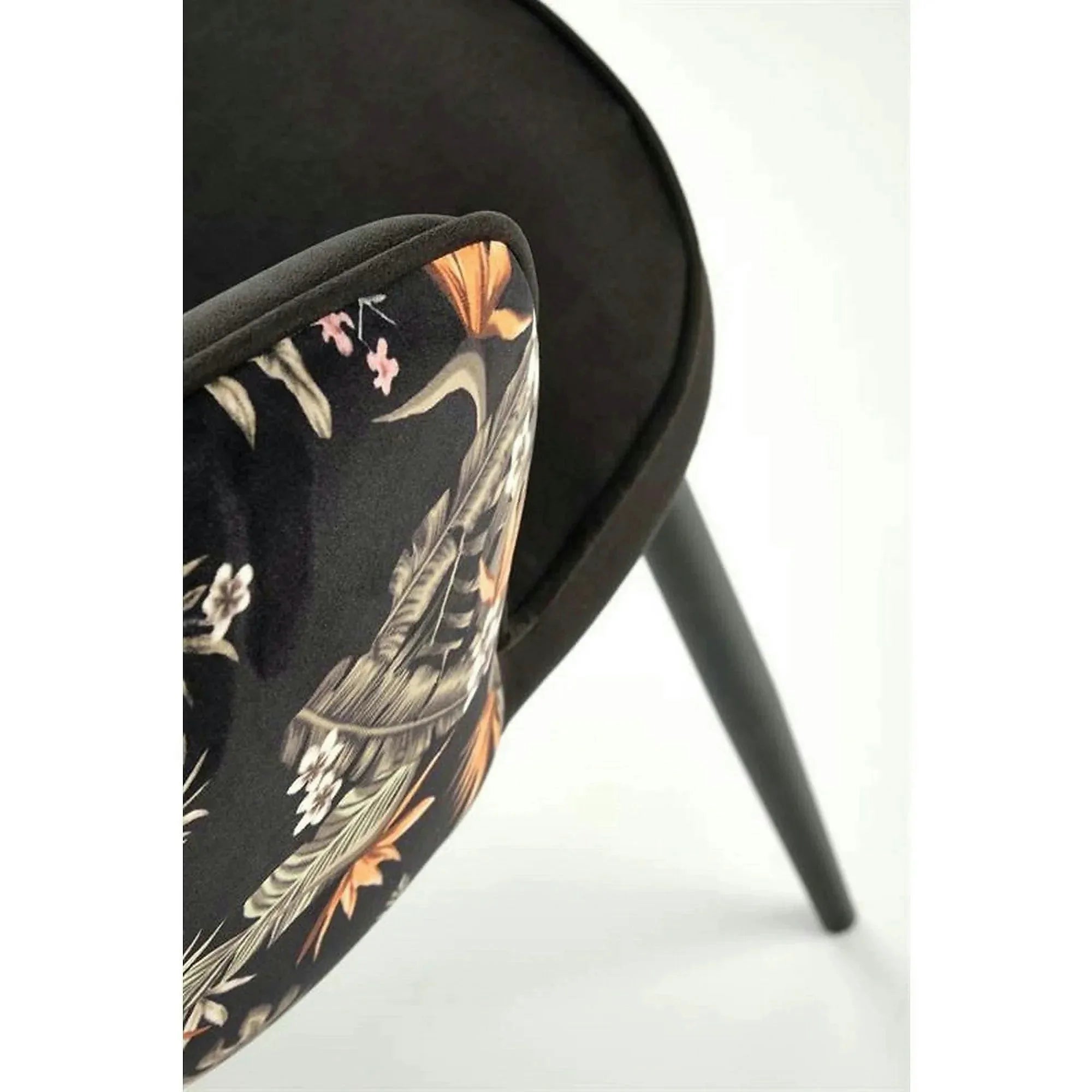 Scaun tapitat K506, negru, cu imprimeu floral, stofa catifelata, 55x60x82 cm
