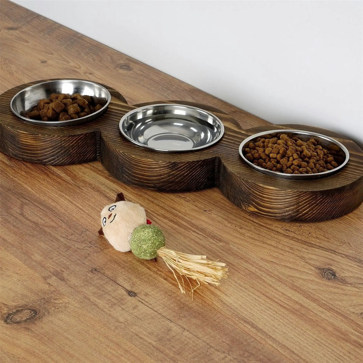 Set 3 boluri pentru hrana animale PET010, nuc/crom, lemn/metal, 17x48x4 cm