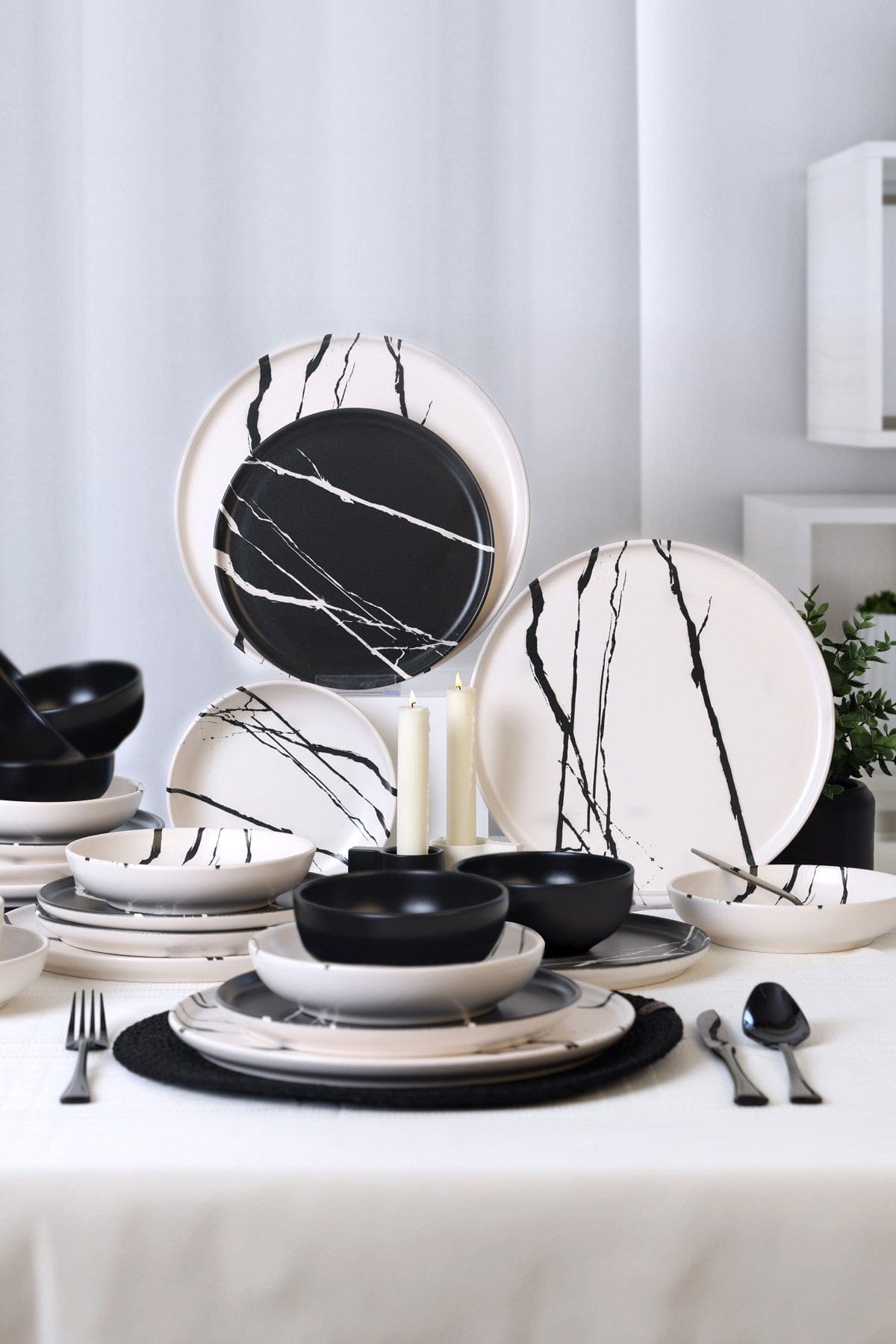 Set de cina 275KRM2337, 24 piese, alb/negru, ceramica