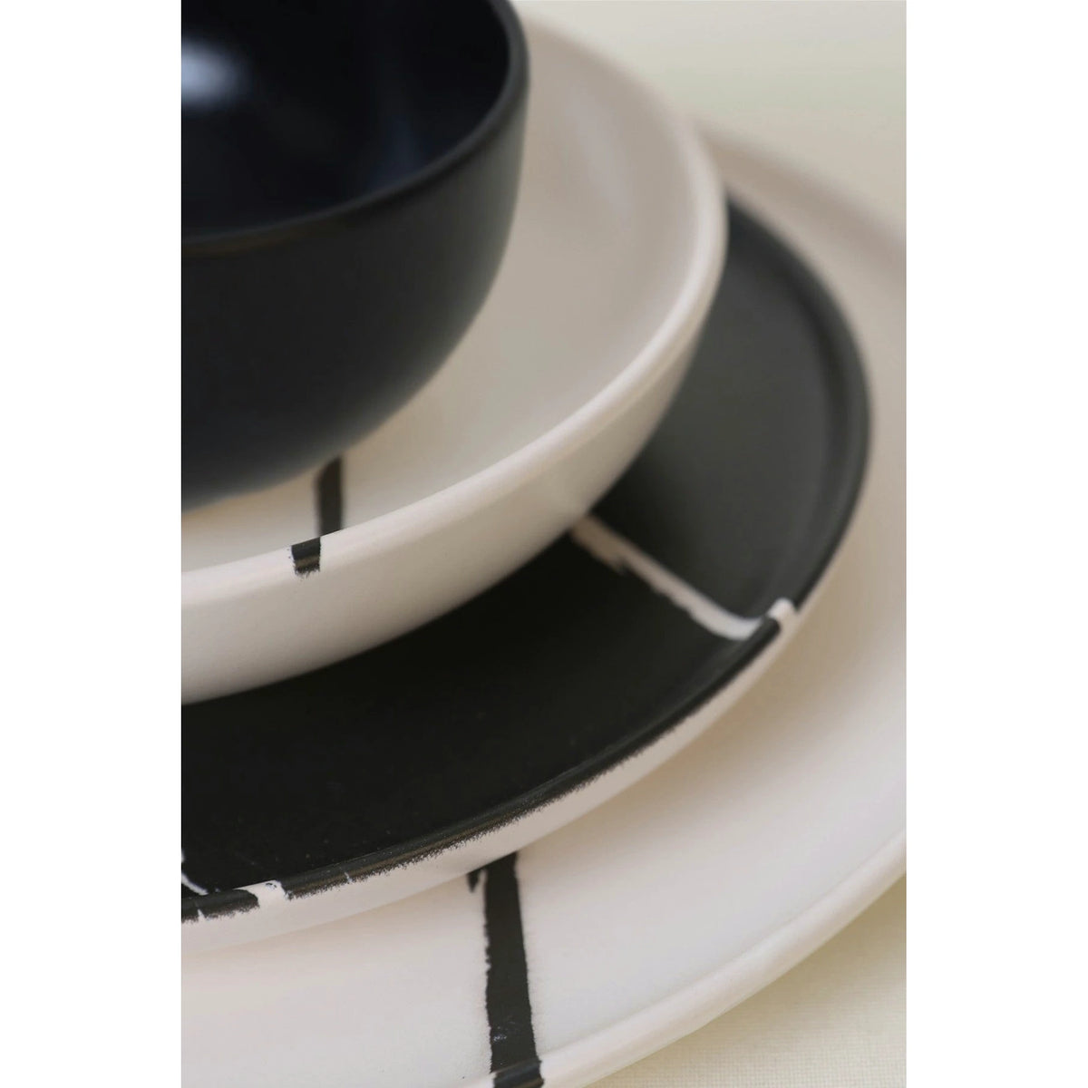 Set de cina 275KRM2337, 24 piese, alb/negru, ceramica