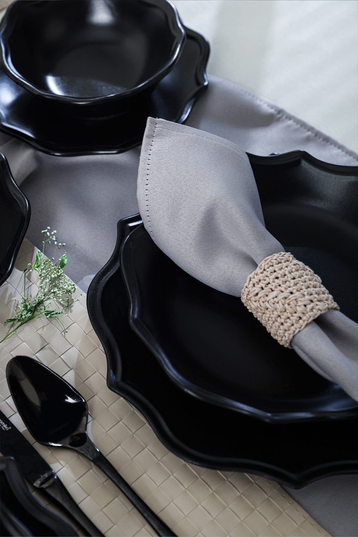 Set de cina 275KRM2341, 24 piese, negru mat, ceramica