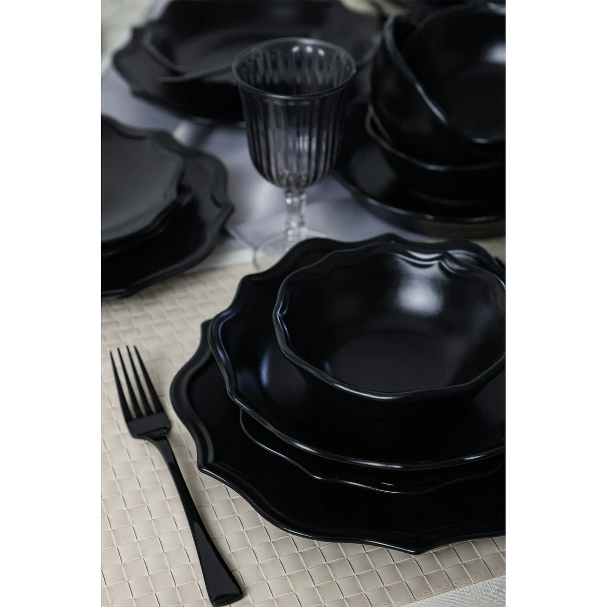 Set de cina 275KRM2341, 24 piese, negru mat, ceramica