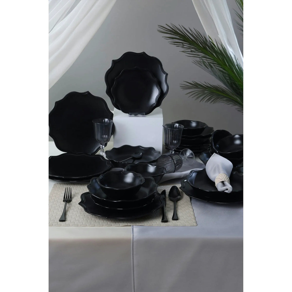 Set de cina 275KRM2341, 24 piese, negru mat, ceramica
