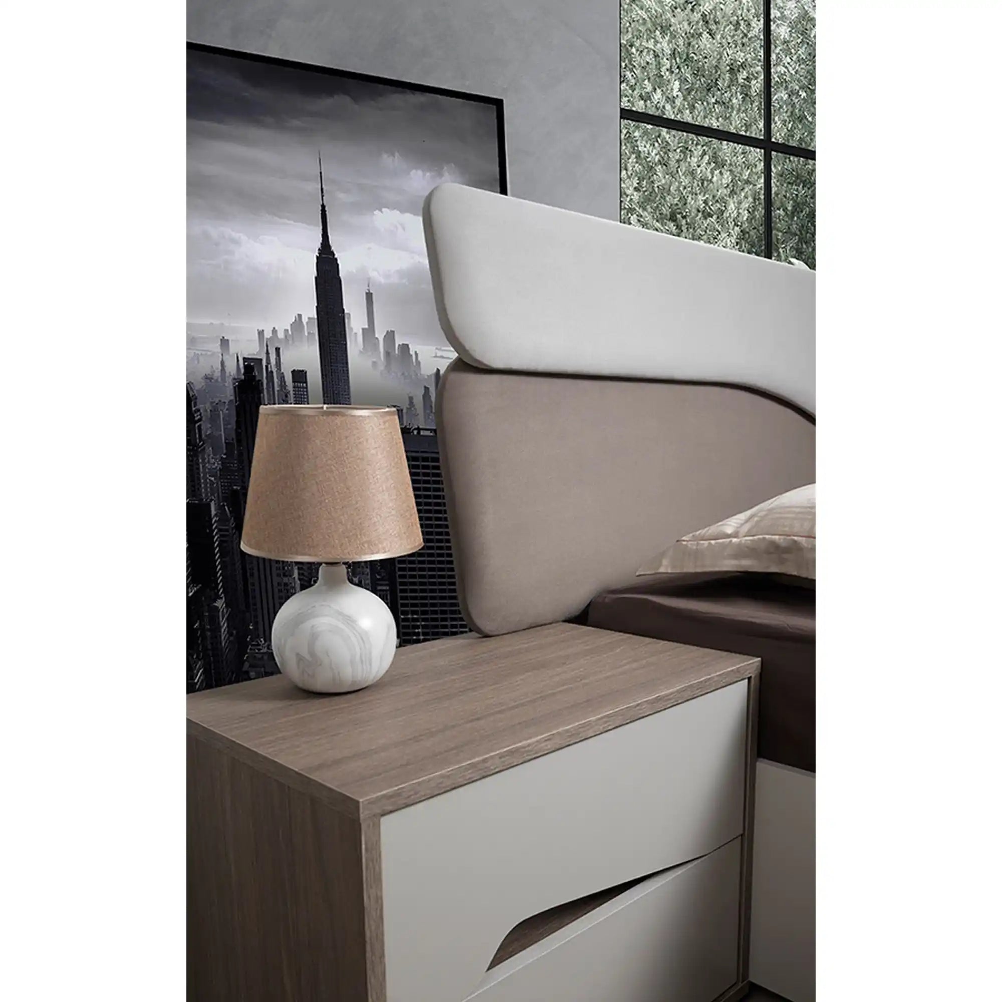 Set dormitor SOLEIL, crem/stejar, cadru pat 160x200 cm, dressing, 2 noptiere, comoda, oglinda si iluminare LED