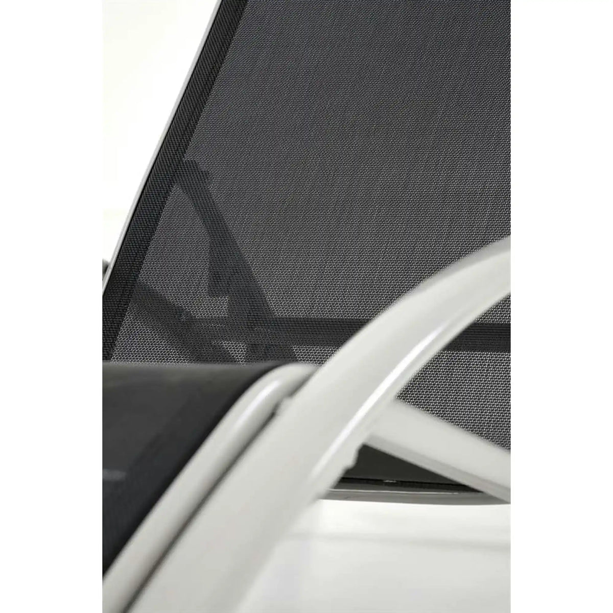 Set gradina EMBOLO, negru/gri, metal/panza, cu masuta si 2 sezlonguri