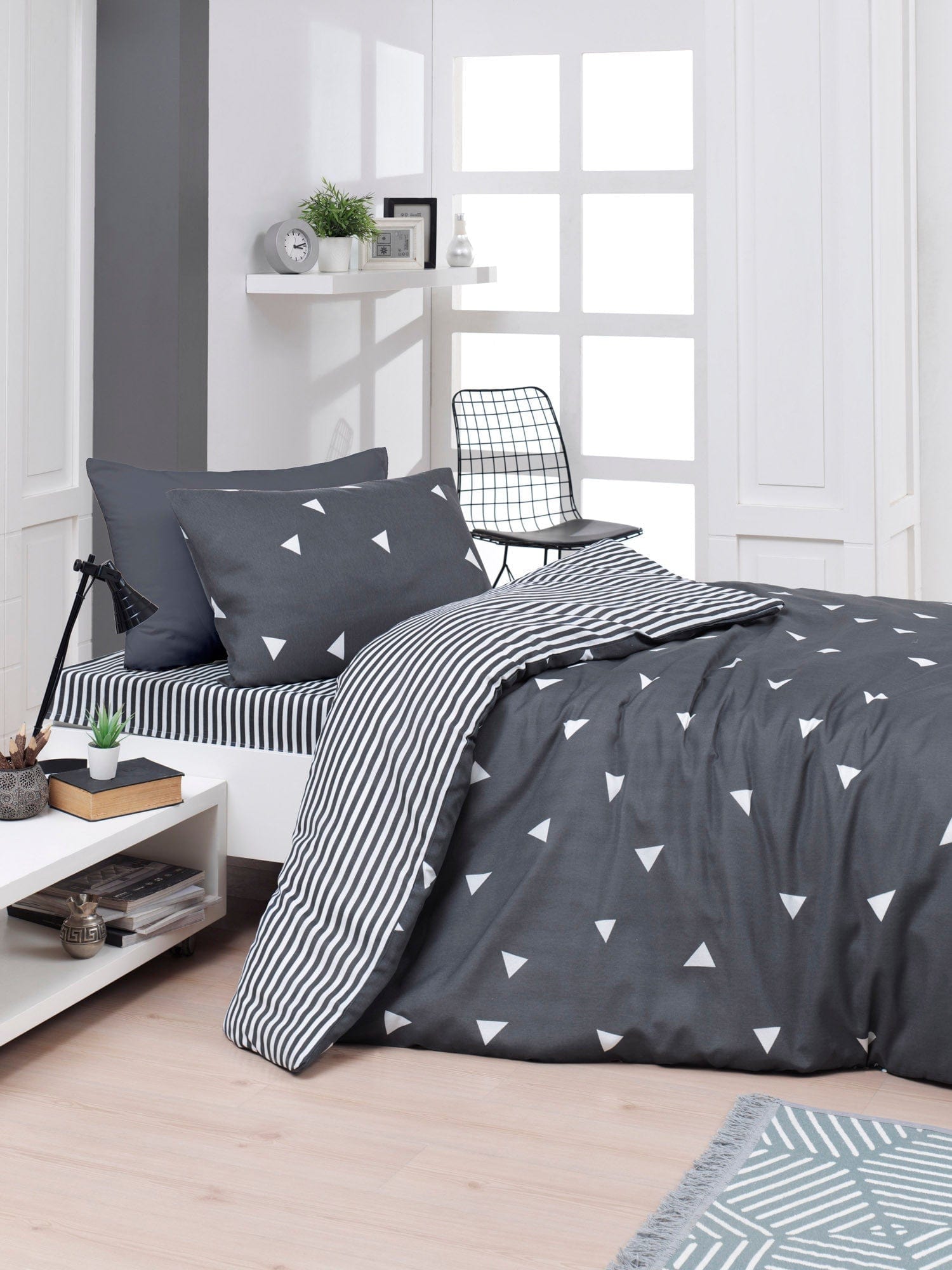 Set lenjerie pat 143EPJ4326, bumbac/poliester, gri/alb, 160x240 cm, cu husa pat, cearceaf pilota si fata de perna