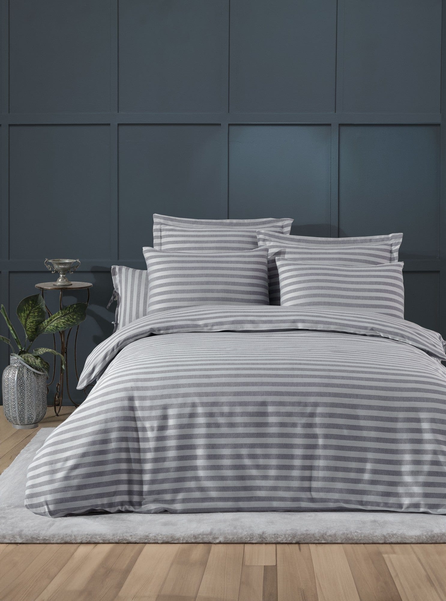 Set lenjerie pat 162ELR4132, gri, bumbac/poliester, 200x220 cm, cu cearceaf pilota si 2 fete de perna