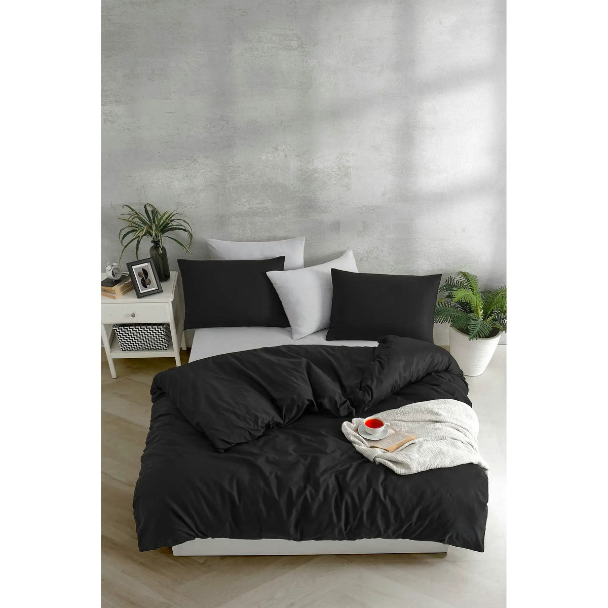 Set lenjerie pat 670TBH2124, bumbac/poliester, negru/alb, 100x200 cm, cu husa pat, cearceaf pilota si 2 fete de perna