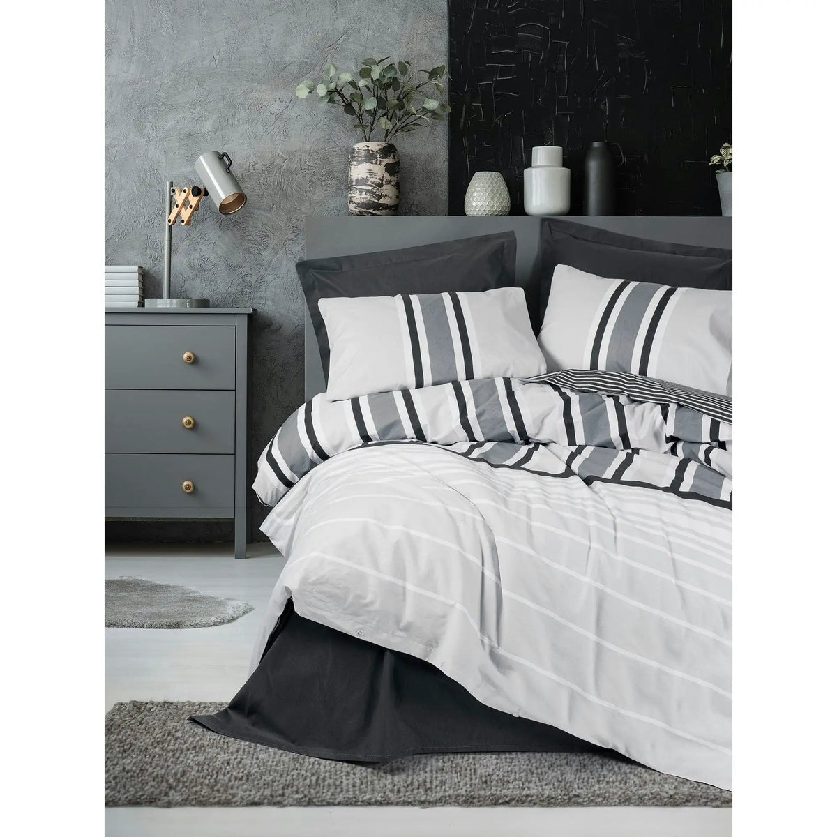 Set lenjerie pat dublu NOBBY, bumbac/poliester, gri antracit/alb, 240x260 cm, cu husa pat, cearceaf pilota si 2 fete de perna