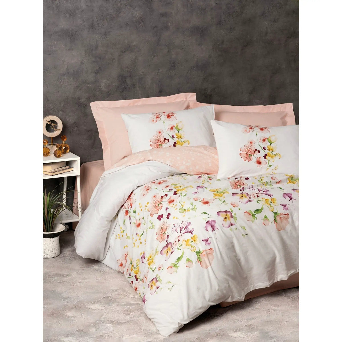 Set lenjerie pat EMMA V2, bumbac, alb/roz pudra, 160x240 cm, cu cearceaf pat, cearceaf pilota si o fata de perna