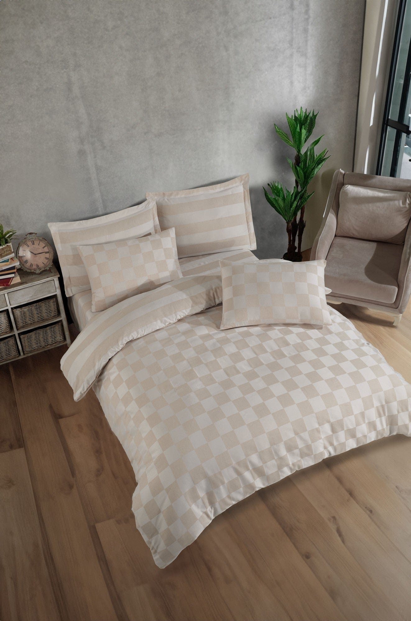 Set lenjerie pat KARELI SATEN, bej, bumbac/poliester, 200x220 cm, cu cearceaf pilota si 2 fete de perna