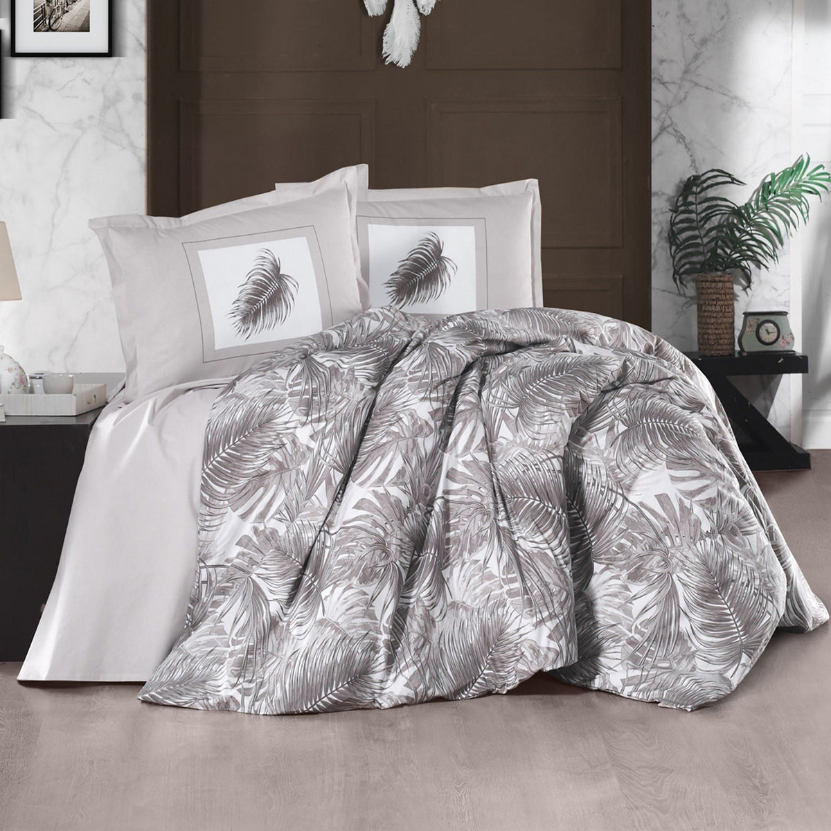 Set lenjerie pat ranforce PUMA V2, bumbac, gri, 240x260 cm, cearceaf pat, cearceaf pilota si 2 fete de perna