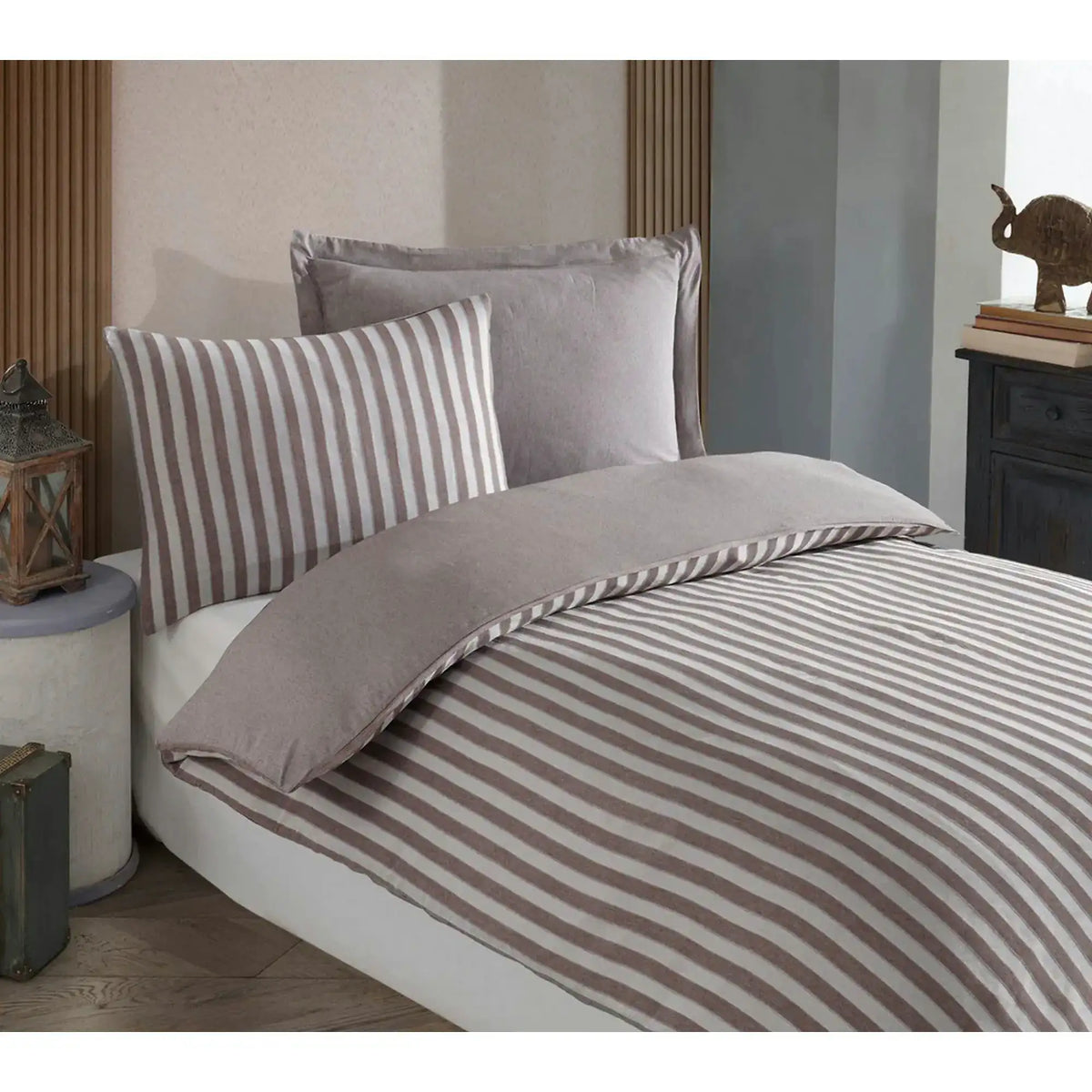 Set lenjerie pat ROAD POTLU, bumbac/poliester, maro/alb, 140x200 cm, cu cearceaf pilota si fata de perna