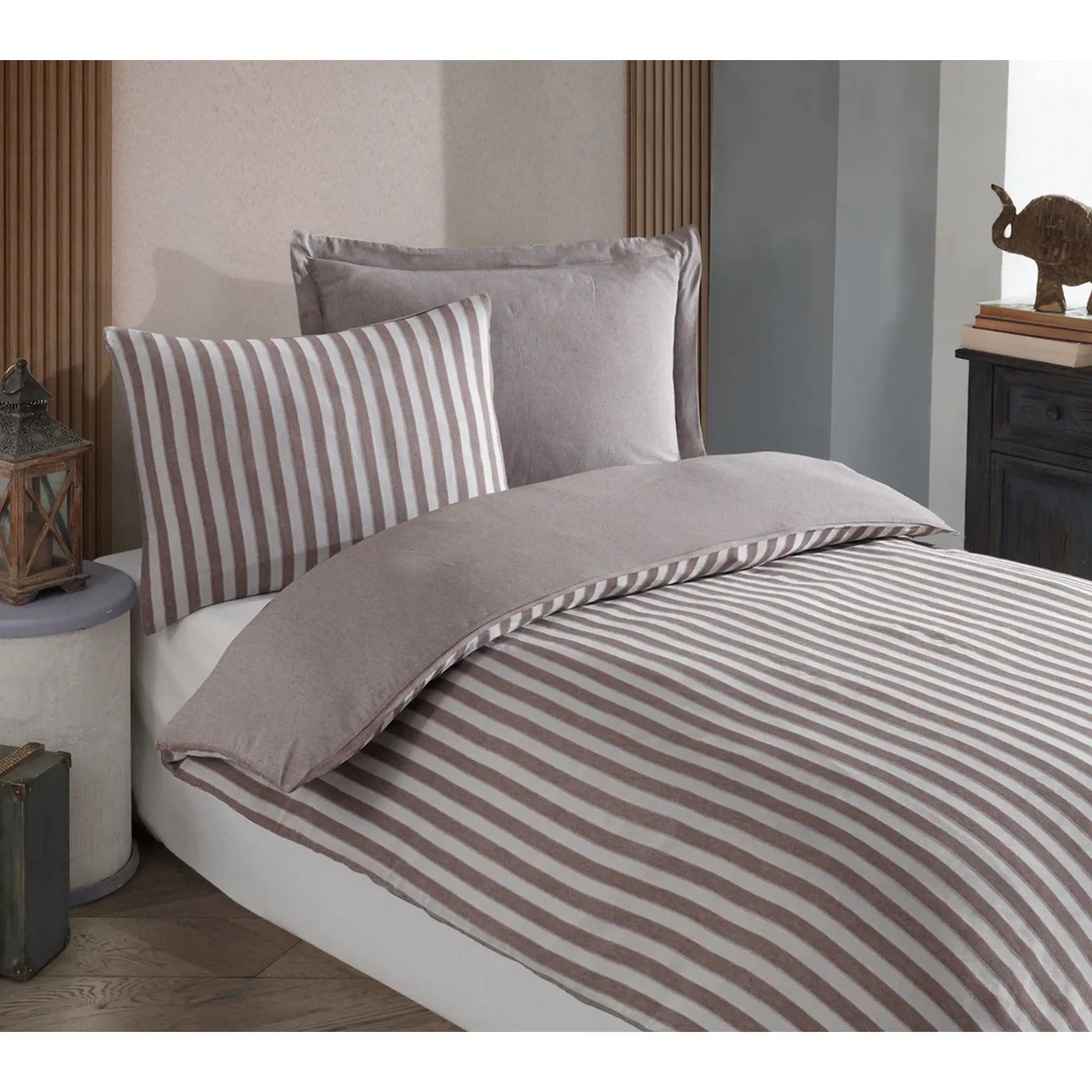 Set lenjerie pat ROAD POTLU, bumbac/poliester, maro/alb, 140x200 cm, cu cearceaf pilota si fata de perna
