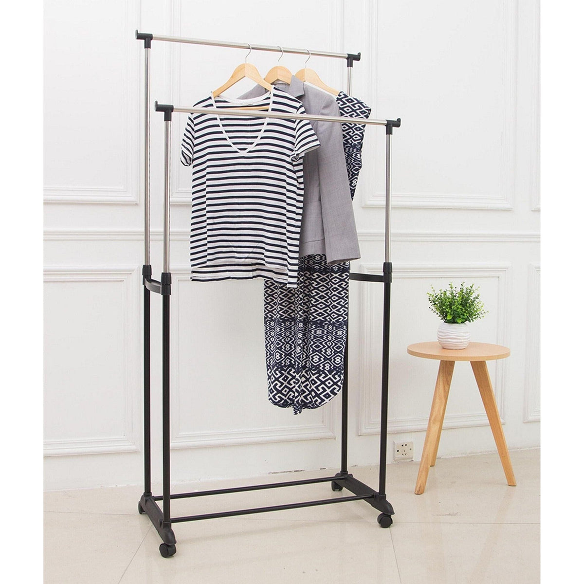 Stander haine SVAN, negru/argintiu, otel/plastic, 80x42x165 cm