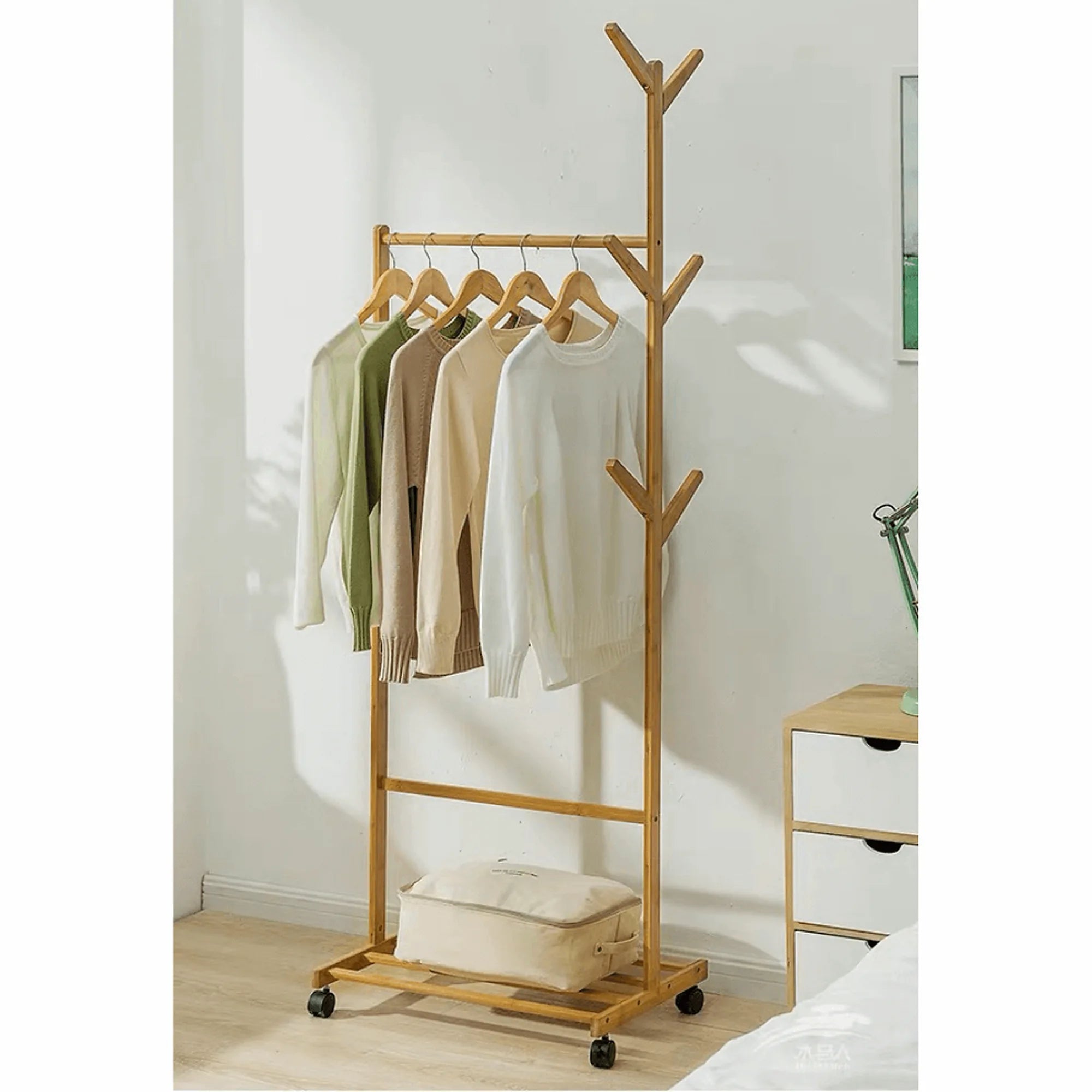 Stander haine VIKIR TYP 1, bambus, lemn, 60x35x174 cm
