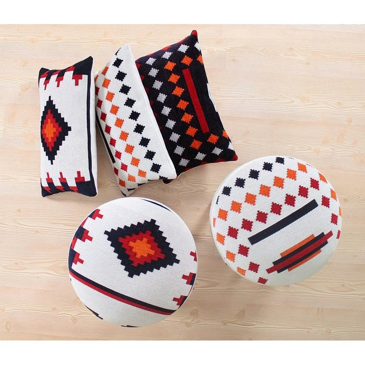 Taburet FARM, alb/rosu, lemn/material textil, 46x46x42 cm