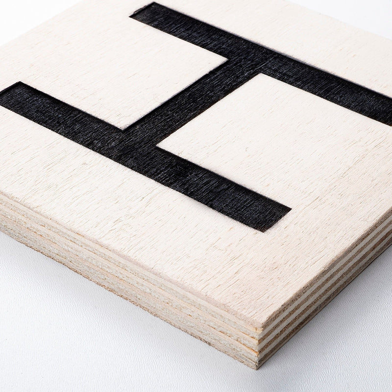 Decoratiune perete Scrabble, alb/negru, lemn, 95x95 cm