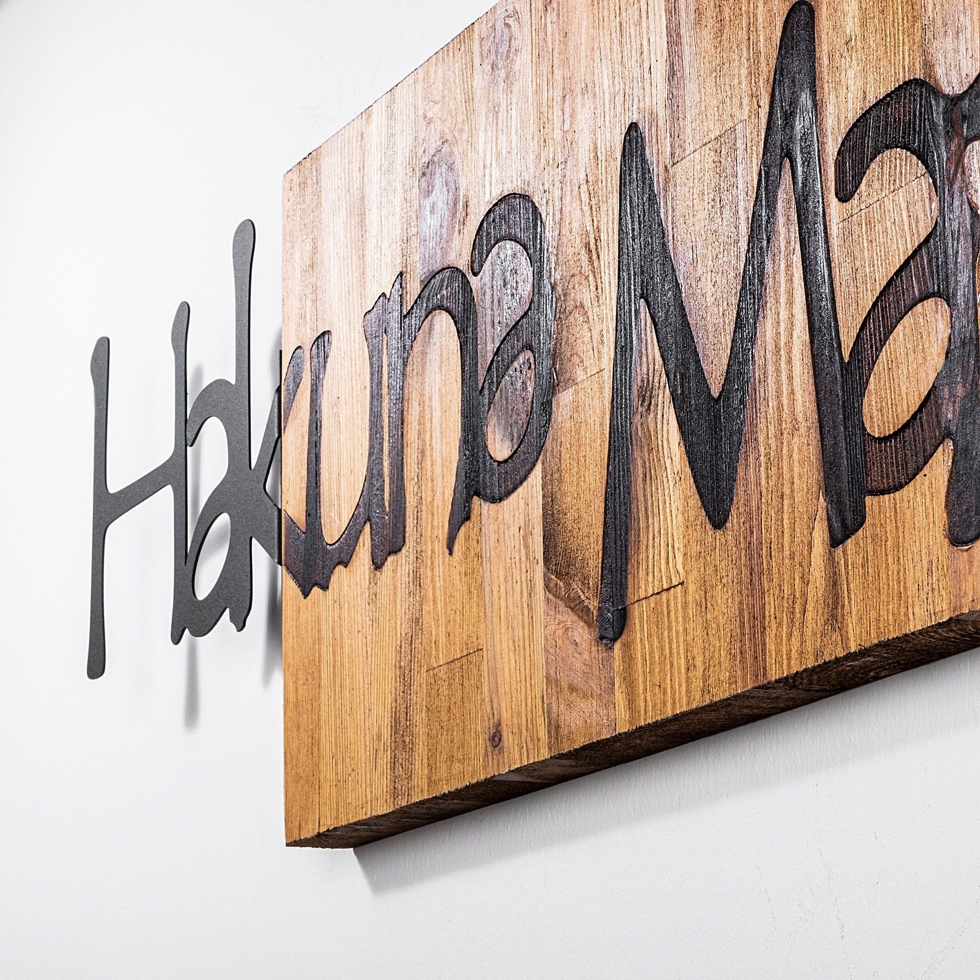 Decoratiune perete HAKUNA MATATA 4, negru/nuc, metal/lemn, 108x3x30 cm