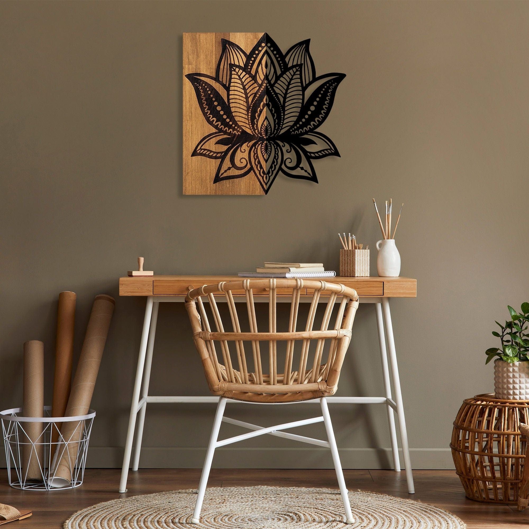 Decoratiune perete LOTUS 10, stejar/negru, lemn/metal, 50x58 cm