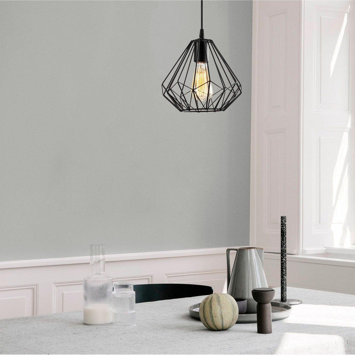 Lustra 704-S, negru, metal, 23x37-117 cm