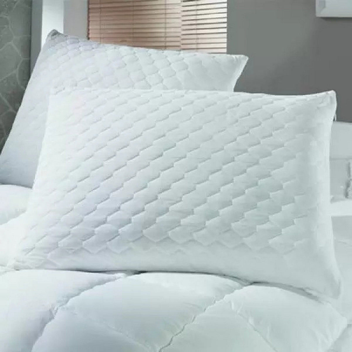 Perna matlasata ECONOMY, alb, 50x70 cm