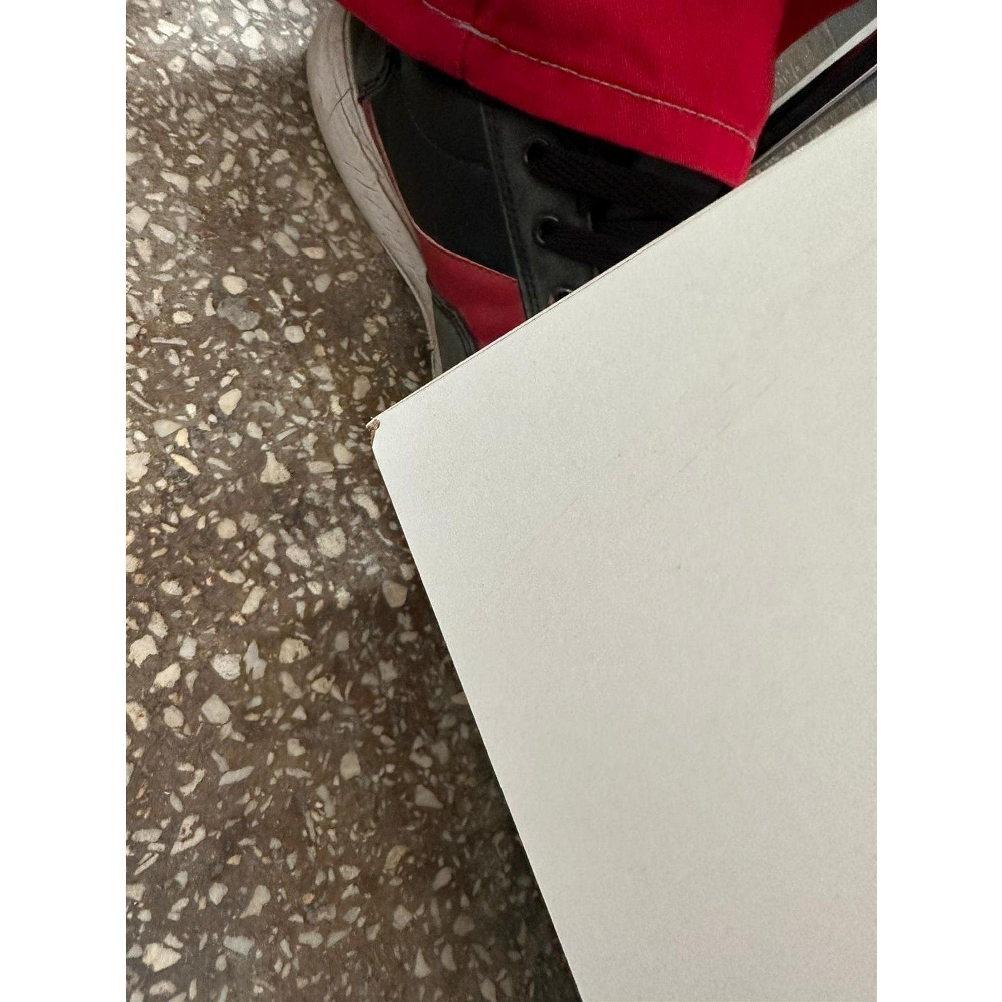 PRODUS RESIGILAT - Comoda TV cu 2 usi suspendata Vigo, alb/negru lucios, 180x40x30 cm