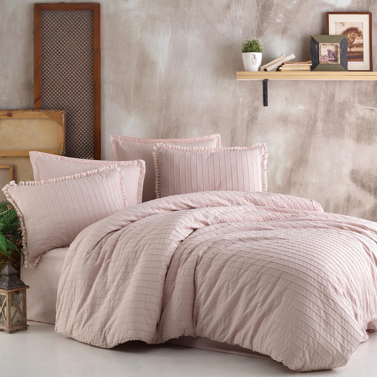 Set lenjerie pat butique ESTINA V4, bumbac, roz pudra, 240x260 cm, cu cearceaf pat, cearceaf pilota si 2 fete de perna