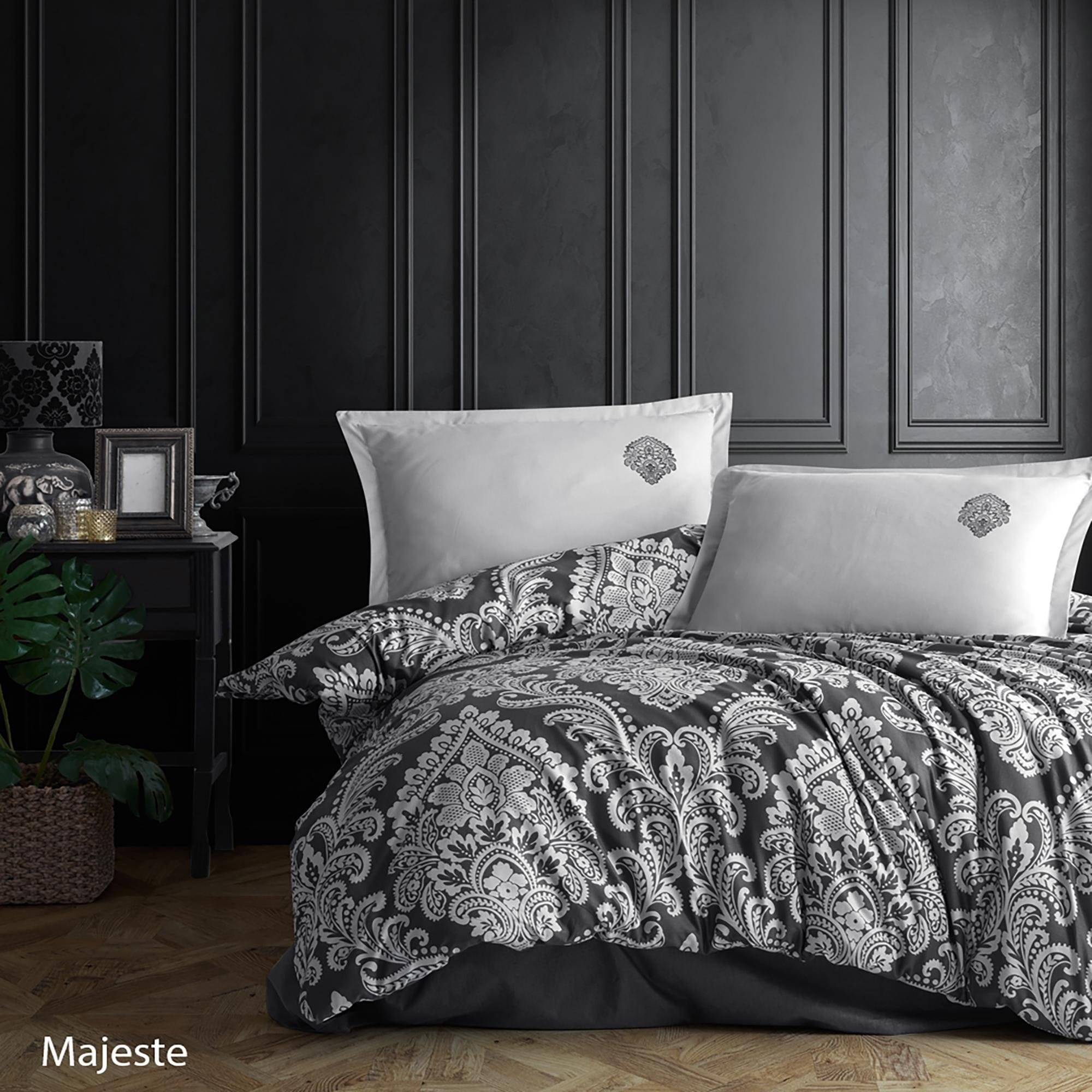 Set lenjerie pat clasy king size MAJESTE, bumbac, alb/negru, 240x260 cm, cu cearceaf pat, cearceaf pilota si 2 fete de perna