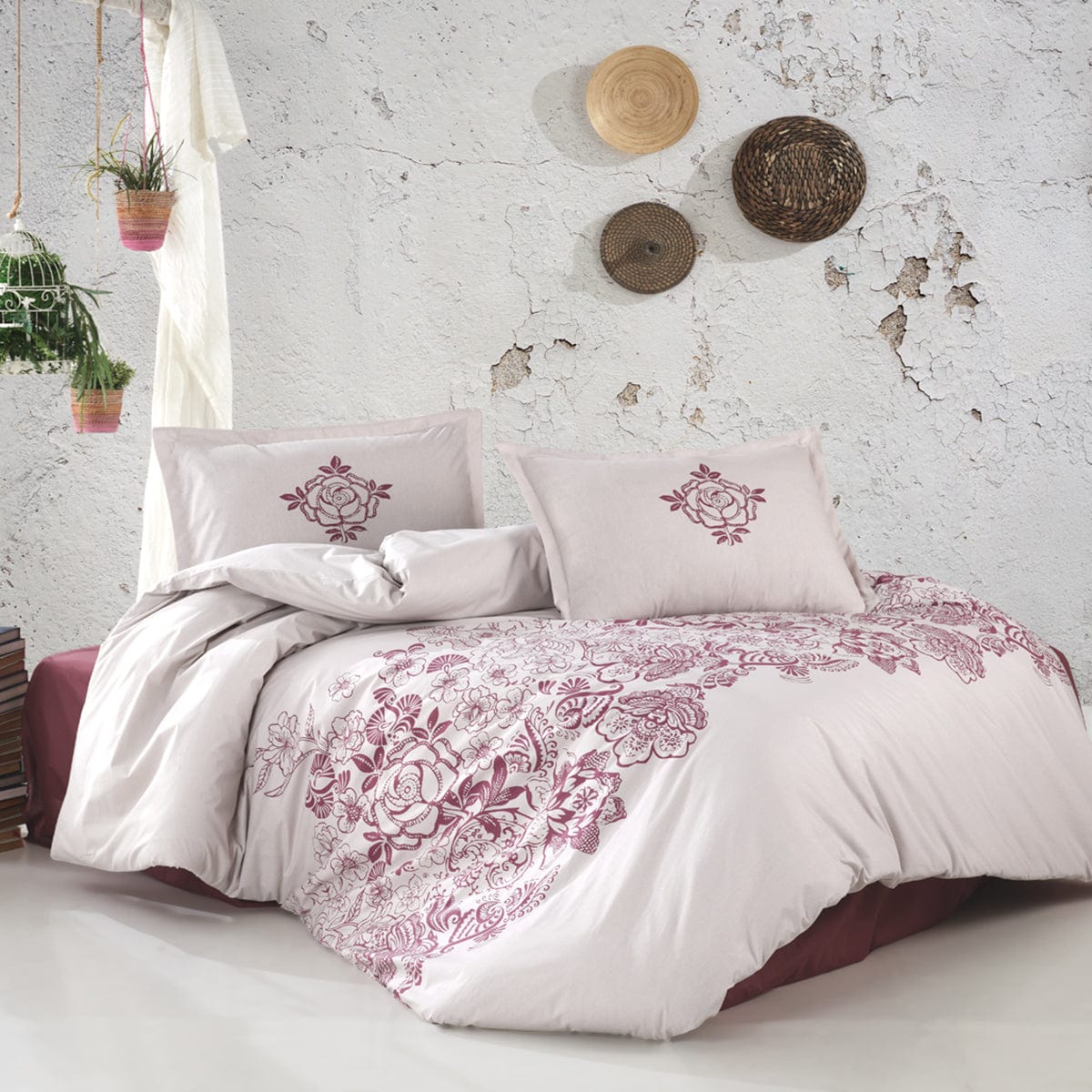 Set lenjerie pat clasy king size Mandora v2, bumbac, alb/visiniu, 240x260 cm, cu cearceaf pat, cearceaf pilota si 2 fete de perna