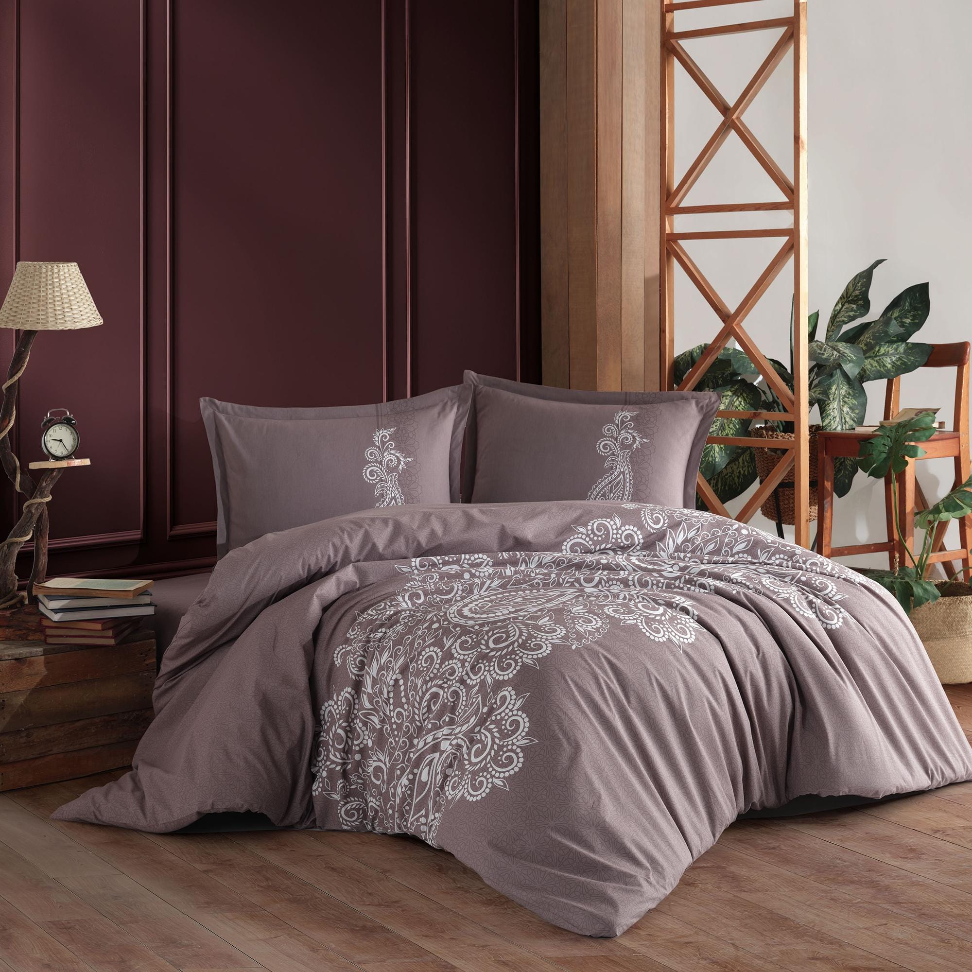 Set lenjerie pat clasy king size NILLA V2, bumbac, maro, 240x260 cm, cu cearceaf pat, cearceaf pilota si 2 fete de perna