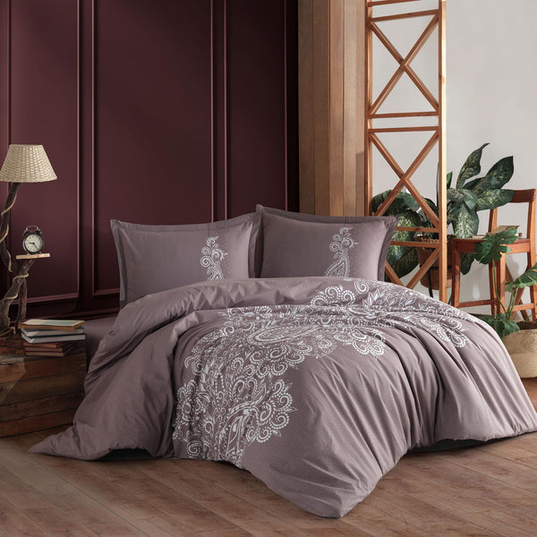 Set lenjerie pat clasy king size NILLA V2, bumbac, maro, 240x260 cm, cu cearceaf pat, cearceaf pilota si 2 fete de perna