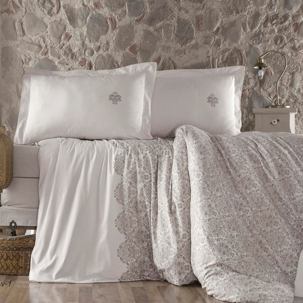 Set lenjerie pat clasy king size TIERA V1, bumbac, alb, 240x260 cm, cu cearceaf pat, cearceaf pilota si 2 fete perna