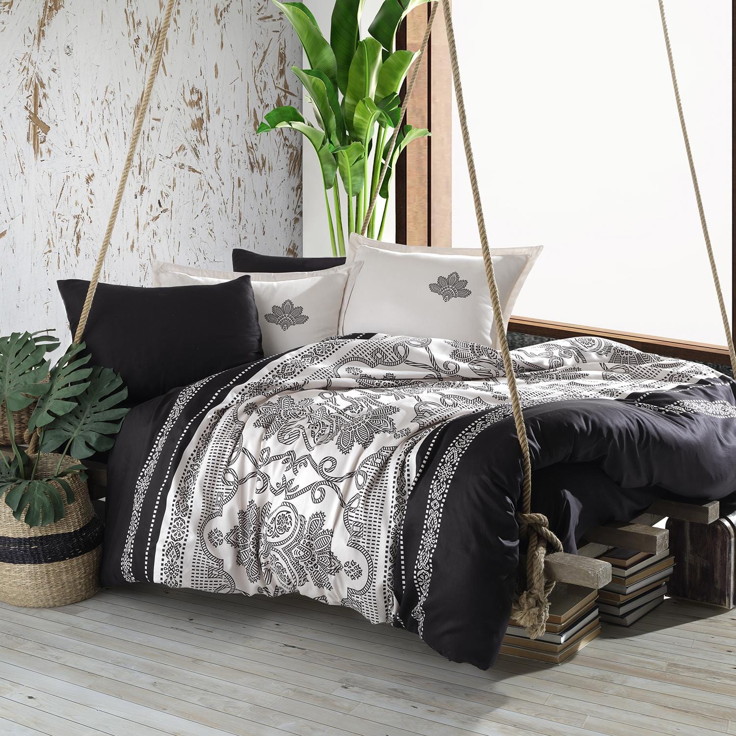 Set lenjerie pat king size AHISKA, bumbac, negru/alb, 240x260 cm, cu cearceaf pat, cearceaf pilota si 2 fete perna